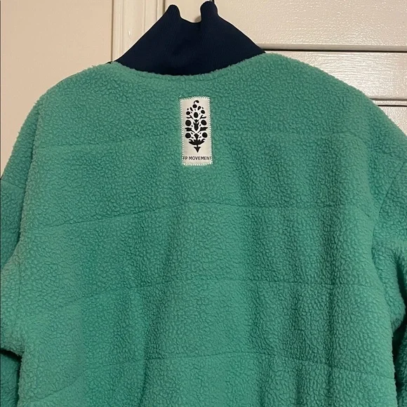 Free People Movement Fleecy Scrunchy Pippa Jacket NWT- Large - Picture 6 of 10